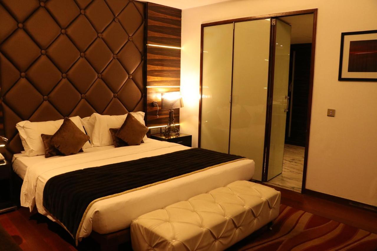 Holiday Inn Chandigarh Panchkula, An Ihg Hotel Eksteriør bilde A bedroom at the Taj Bengal