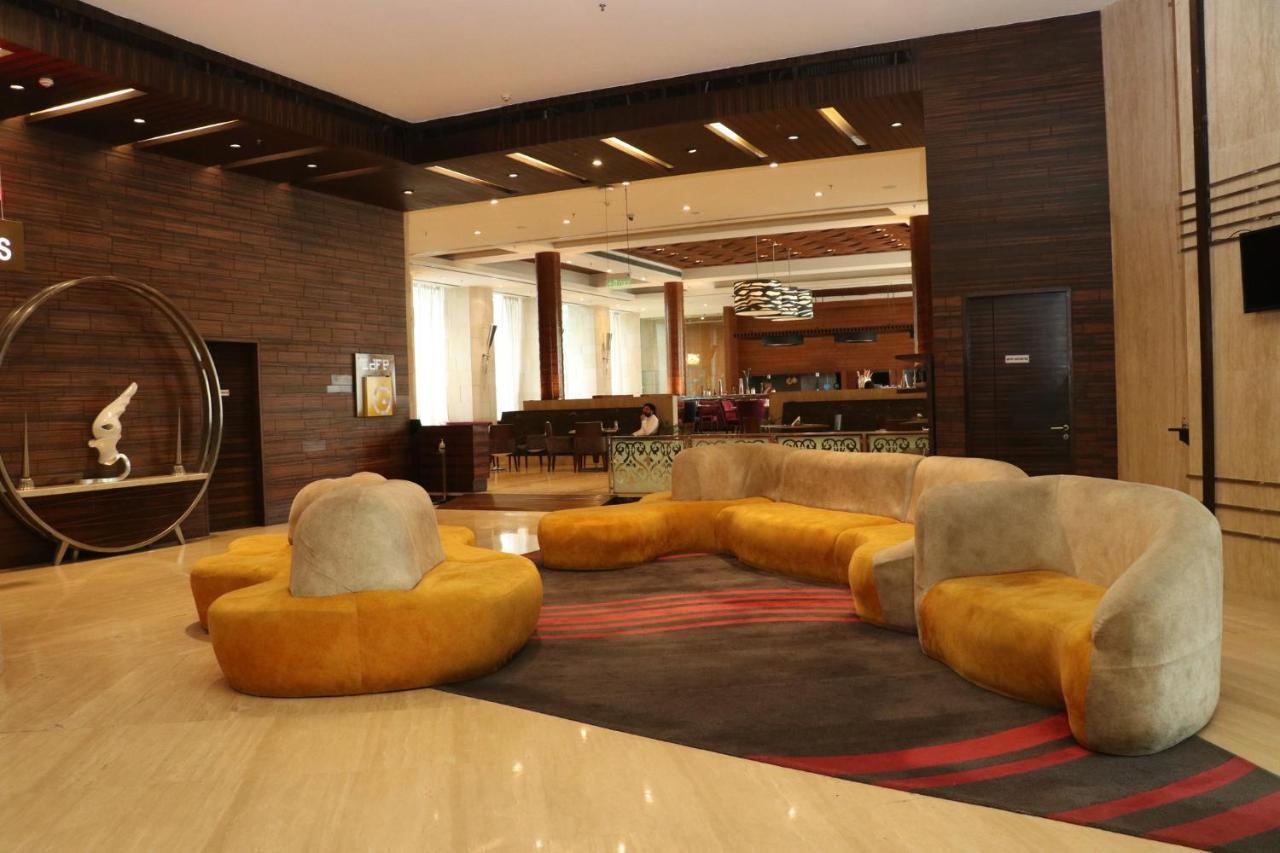 Holiday Inn Chandigarh Panchkula, An Ihg Hotel Eksteriør bilde The lobby of the hotel