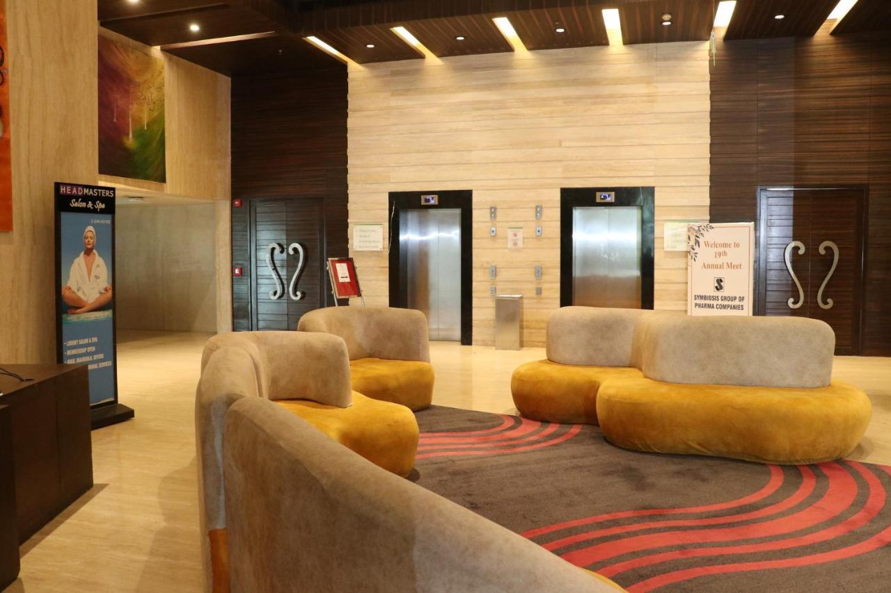 Holiday Inn Chandigarh Panchkula, An Ihg Hotel Eksteriør bilde The lobby of the hotel