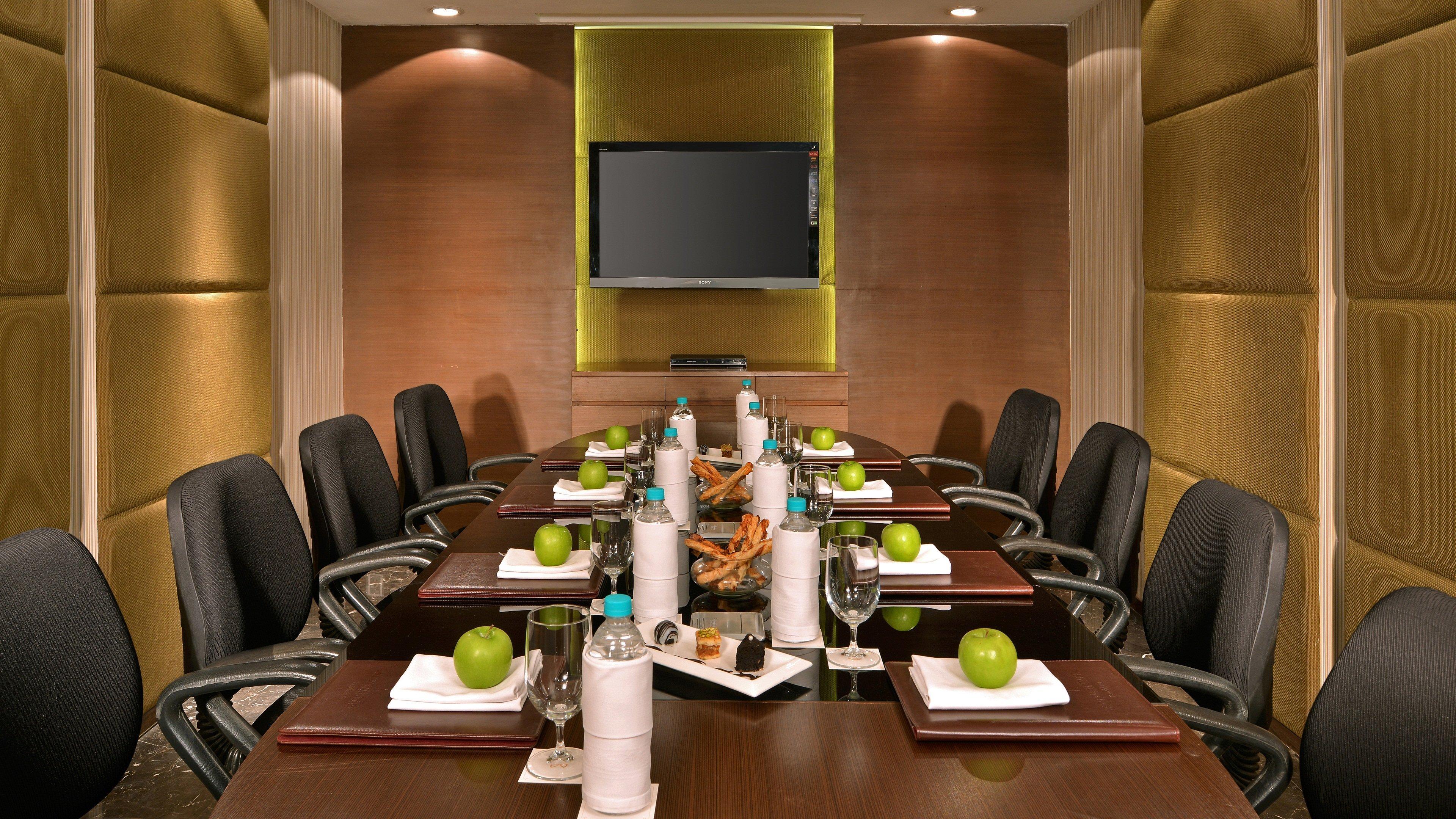 Holiday Inn Chandigarh Panchkula, An Ihg Hotel Eksteriør bilde A meeting room at the hotel