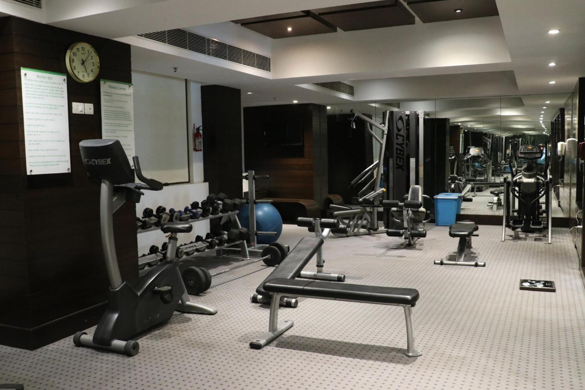 Holiday Inn Chandigarh Panchkula, An Ihg Hotel Eksteriør bilde The gym at the hotel