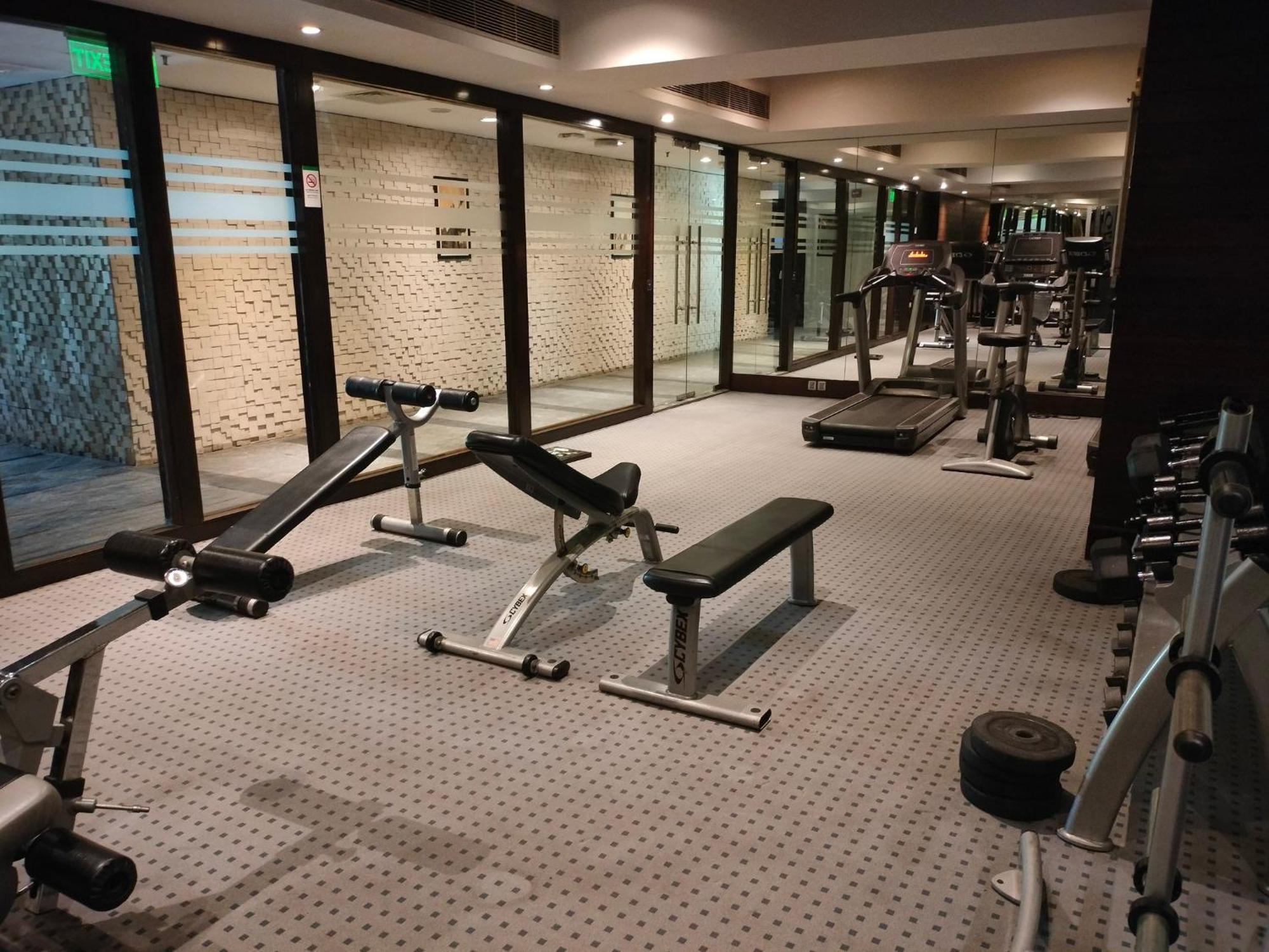 Holiday Inn Chandigarh Panchkula, An Ihg Hotel Eksteriør bilde The gym at the hotel
