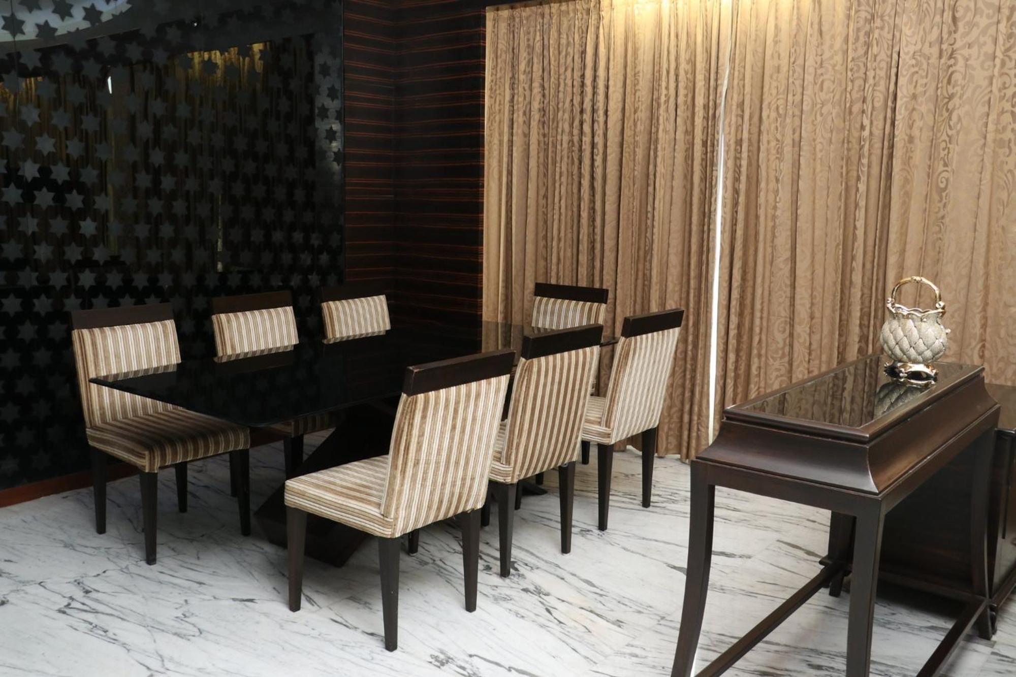 Holiday Inn Chandigarh Panchkula, An Ihg Hotel Eksteriør bilde A dining room