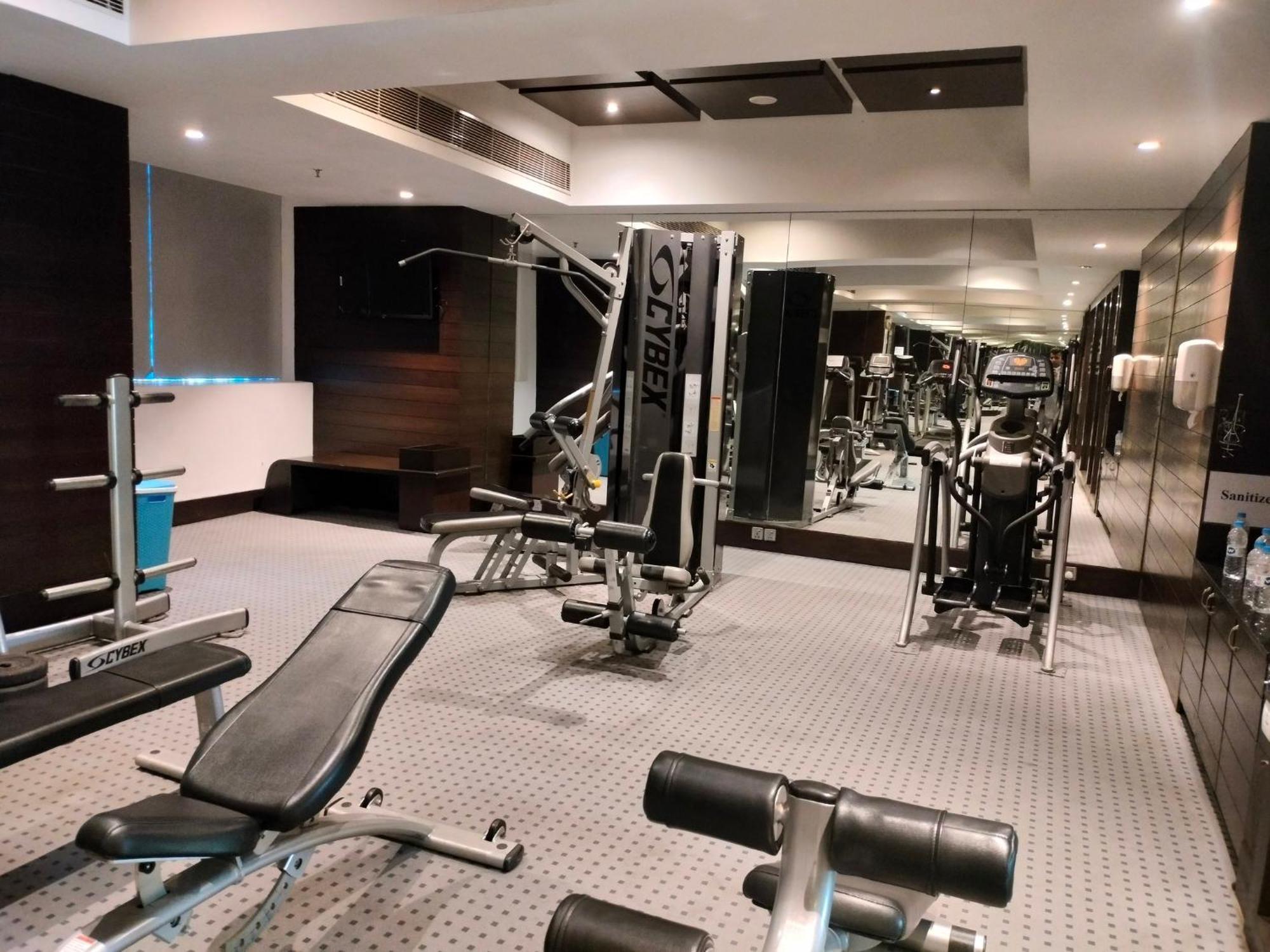 Holiday Inn Chandigarh Panchkula, An Ihg Hotel Eksteriør bilde The gym at the Taj Mahal Palace