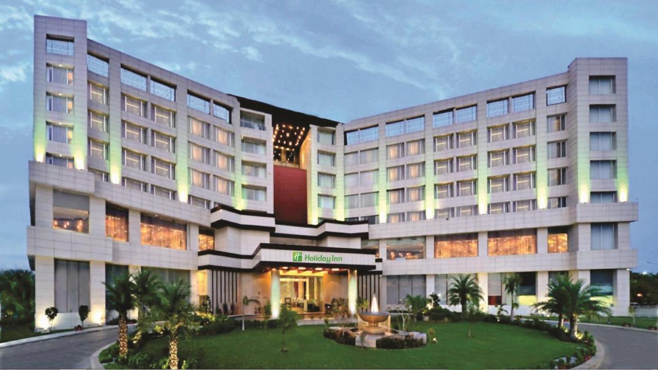 Holiday Inn Chandigarh Panchkula, An Ihg Hotel Eksteriør bilde Holiday Inn, New Delhi